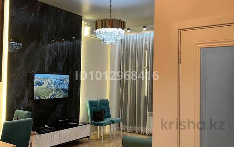 2-комнатная квартира · 49 м² · 2/7 этаж, мкр Горный Гигант, Жамакаева 254/2 за 400 000 ₸ в Алматы, Медеуский р-н — фото 2