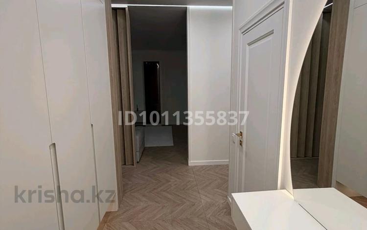 3-комнатная квартира · 107 м² · 2/5 этаж, мкр. Алтын орда 7 за 56.6 млн ₸ в Актобе — фото 2