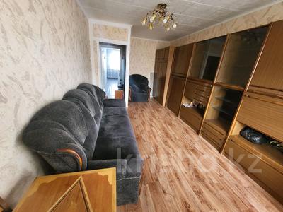 2-комнатная квартира, 46 м², 3/5 этаж, шухова 1 — магазин магнум за 15 млн 〒 в Петропавловске