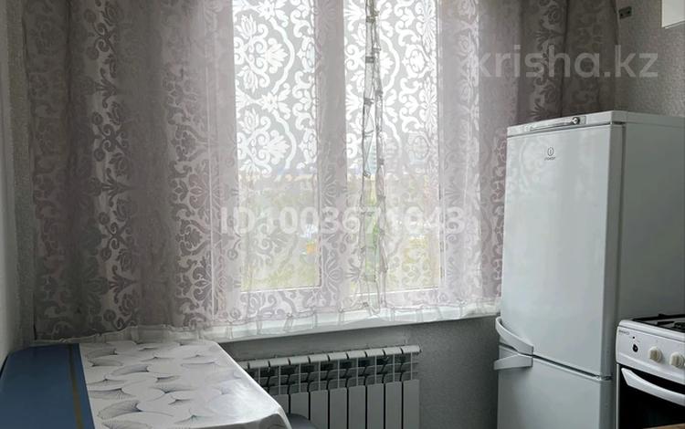 1-комнатная квартира · 33 м² · 4/4 этаж, 2 16 — Находится возле магазина "Чайка" за 160 000 ₸ в Конаеве — фото 2