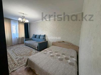 1-бөлмелі пәтер · 42 м² · 2/5 қабат, Самал 34А — улица Конаева угол Алдабергенова. Тоймарт, бағасы: 8 000 〒 в Талдыкоргане, мкр Самал