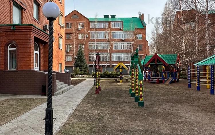 4-комнатная квартира · 201.5 м² · 6/7 этаж, Назарбаева 299 за 450 000 ₸ в Уральске — фото 2