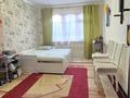3-комнатная квартира · 66 м² · 1/5 этаж, Короленко 32 — Возле 1 школы за 22 млн 〒 в Уральске, мкр Школьник