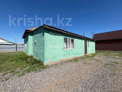 Отдельный дом · 3 комнаты · 100 м² · 12 сот., С/к Восток 8 114 — Рядом мечеть Ас Салям за 15 млн 〒 в Актобе, мкр Акжар