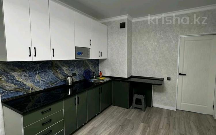 2-комнатная квартира · 70 м² · 8/16 этаж, Байдибек би 2 за 220 000 ₸ в Шымкенте, Туран р-н — фото 2
