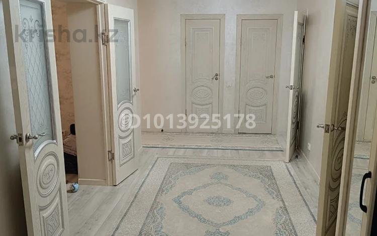 3-бөлмелі пәтер · 86.3 м² · 7/9 қабат, Алтын орда ш/а., проспект Тәуелсіздік — Рядом магазин Анвар, Анаға тағзым, Aport, бағасы: 35 млн ₸ в Актобе, мкр. Алтын орда — фото 2