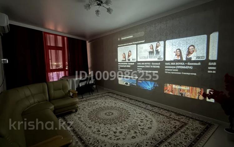 1-комнатная квартира · 80 м² · 14/25 этаж, мкр 11 112г за 2 000 〒 в Актобе — фото 10