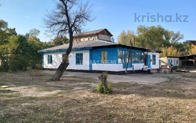 Отдельный дом · 7 комнат · 250 м² · 29 сот., ул. розыбакиев за 15 млн 〒 в Каратуруке — фото 2