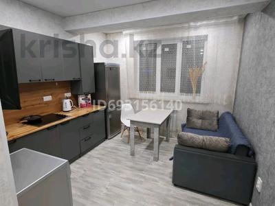 1-бөлмелі пәтер, 40 м², 5/9 қабат сағатына, мкр Аксай-1А, Кабдолова 14 — Напротив гранд парк, бағасы: 2 000 〒 в Алматы, Ауэзовский р-н