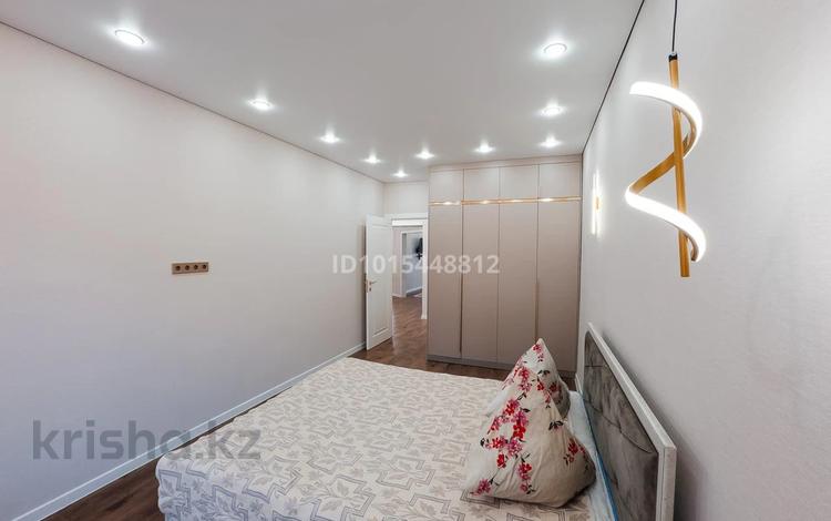 3-комнатная квартира · 115 м² · 4/9 этаж, Самал за 350 000 ₸ в Уральске — фото 2