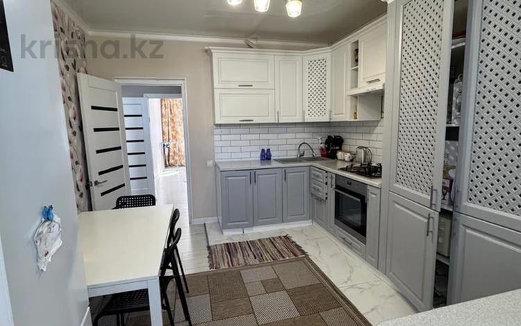 2-комнатная квартира · 60 м² · 2/5 этаж, мкр. Алтын орда 5в за 26 млн 〒 в Актобе — фото 2