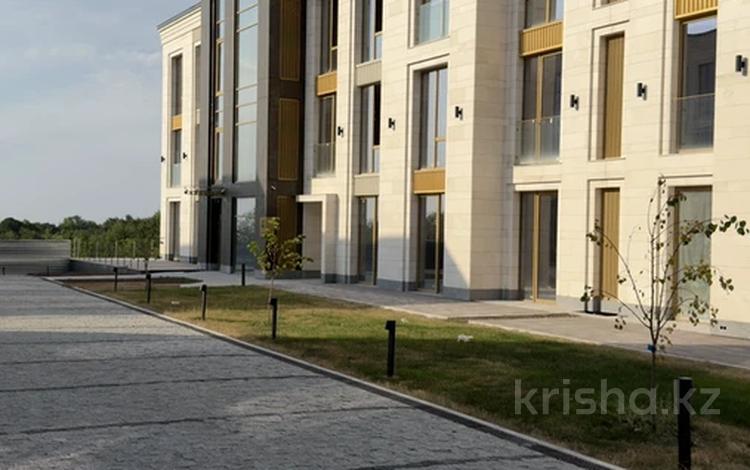 3-бөлмелі пәтер · 112 м² · 1/3 қабат, Оспанова 80/85, бағасы: 150 млн ₸ в Алматы, Медеуский р-н — фото 2