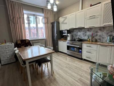 3-комнатная квартира · 84 м² · 3/5 этаж, Муканова 51/8 за 41 млн 〒 в Караганде, Казыбек би р-н