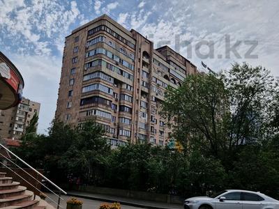 2-бөлмелі пәтер, 60 м², 6/14 қабат, Самал2 — Самал2, бағасы: 86.5 млн 〒 в Алматы, Медеуский р-н