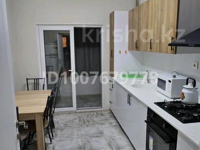 2-бөлмелі пәтер · 65 м² · 1/10 қабат, Куаныша Толеметова 50/7, бағасы: 220 000 ₸ в Шымкенте, Абайский р-н
