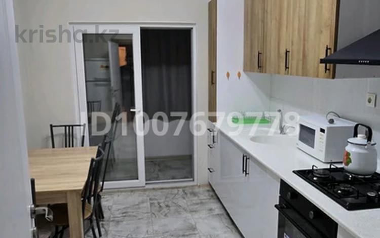 2-бөлмелі пәтер · 65 м² · 1/10 қабат, Куаныша Толеметова 50/7, бағасы: 220 000 ₸ в Шымкенте, Абайский р-н — фото 2