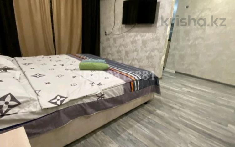 1-комнатная квартира · 36 м² · 2/5 этаж, Сулейменова 46 — Вокзал, Вечный огонь, Бегим ана, Зубенко,Жайна, Универсам, Управление за 9 000 ₸ в  — фото 2