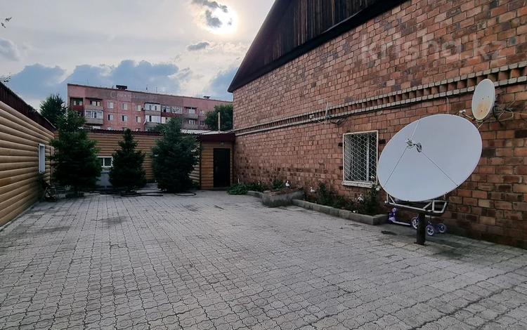 Часть дома · 8 комнат · 303.4 м² · 10 сот., Абая за 62 млн 〒 в Экибастузе — фото 2