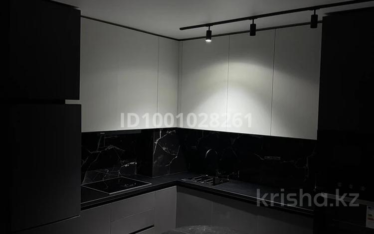 1-комнатная квартира · 45 м² · 2/13 этаж, Толе би — Жарокова за 300 000 〒 в Алматы, Алмалинский р-н — фото 2