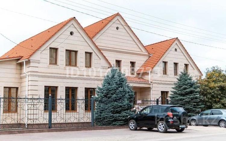 Жеке үй · 8 бөлме · 608 м² · 11.88 жүзд., Сазды-2, Алдиярова 3, бағасы: 230 млн ₸ в Актобе, Сазда-2  — фото 2