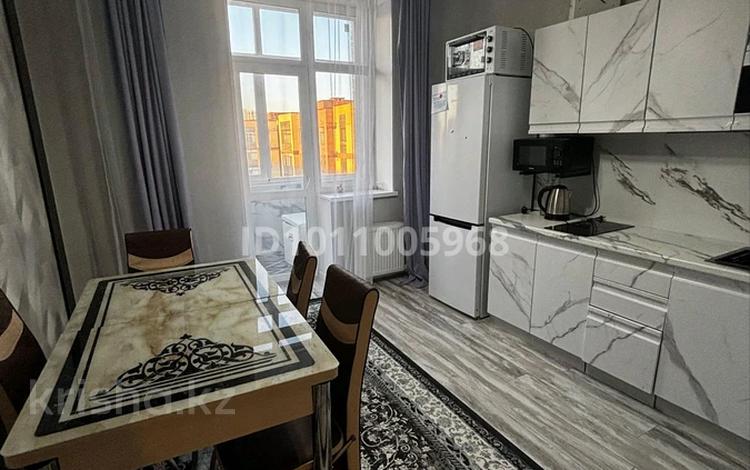1-комнатная квартира · 45 м² · 9/9 этаж, Толе би — Улы дала/туран за 240 000 ₸ в Астане, Нура р-н — фото 2