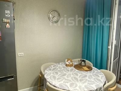2-бөлмелі пәтер · 52 м² · 3/5 қабат, 11 ш/а., Шайкенова 26, бағасы: 17.5 млн ₸ в Актобе, мкр 11