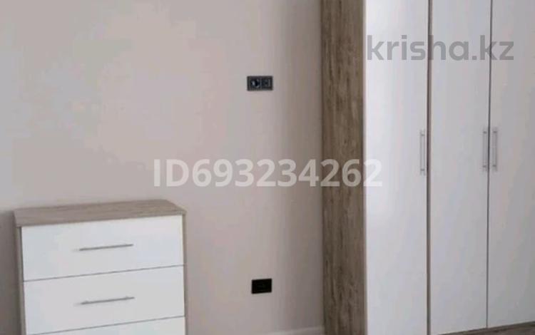 2-бөлмелі пәтер · 80 м² · 2/2 қабат, Нуркена Абдирова — Пр. Мира - ул. Сейфуллина, бағасы: 17 000 ₸ в Темиртау — фото 3