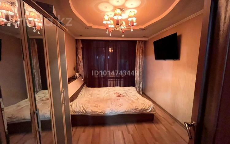3-комнатная квартира · 56.4 м² · 1/5 этаж, мкр Михайловка 13 за 22 млн ₸ в Караганде, Казыбек би р-н — фото 2