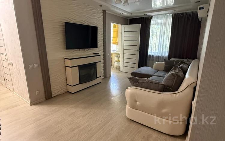 3-бөлмелі пәтер · 56 м² · 2/5 қабат, Нуркена Абдирова 9, бағасы: 300 000 ₸ в Караганде, Казыбек би р-н — фото 2