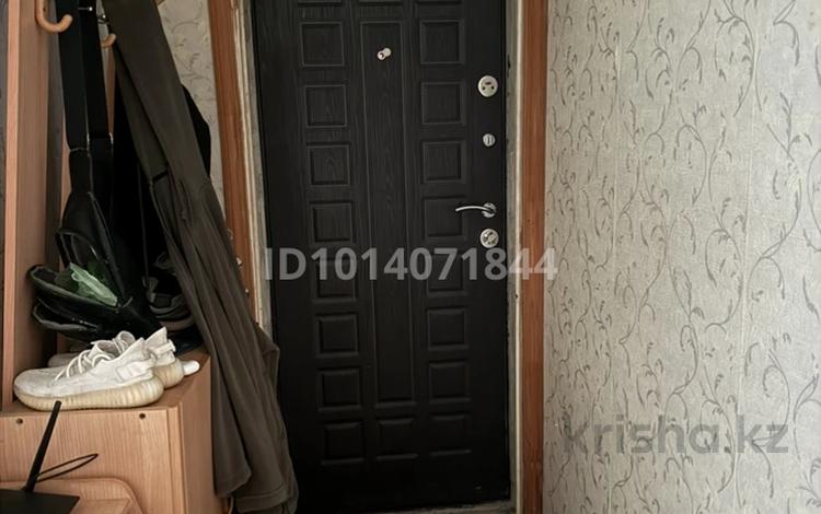 1-комнатная квартира · 32 м² · 1/5 этаж, мкр. Алмагуль, Привокзальный 5мкр 10 за 110 000 ₸ в Атырау — фото 2