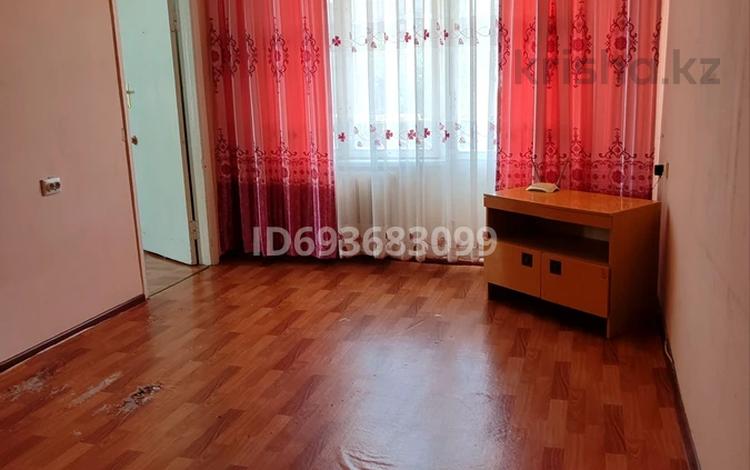 2-бөлмелі пәтер · 42 м² · 4/5 қабат, Мкр 3 4 — В центре, бағасы: 140 000 ₸ в Конаеве — фото 2