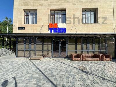 Свободное назначение, офисы, общепит, салоны красоты, бани, гостиницы и зоны отдыха, фитнес и спорт, медцентры и аптеки, образование, развлечения, конференц-залы · 450 м² за 4 млн ₸ в Алматы, Медеуский р-н