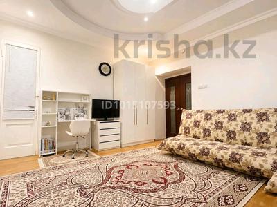 2-бөлмелі пәтер · 61 м² · 2/3 қабат, Центральный ш/а., Азаттык 21 — Район остановки Юность, бағасы: 23 млн ₸ в Атырау, мкр Центральный