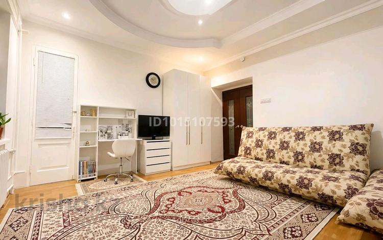 2-бөлмелі пәтер · 61 м² · 2/3 қабат, Центральный ш/а., Азаттык 21 — Район остановки Юность, бағасы: 23 млн ₸ в Атырау, мкр Центральный — фото 2