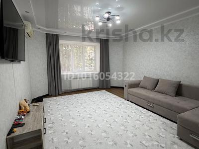 2-бөлмелі пәтер · 76 м² · 1/5 қабат, Алтын орда ш/а., Мангилек ел, бағасы: 28.7 млн ₸ в Актобе, мкр. Алтын орда