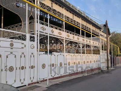 Дом · 8 комнат · 400 м², Бердыгулова 25 за 80 000 〒 в Туздыбастау (Калинино)