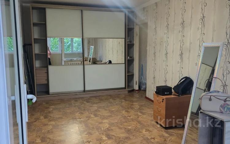 1-бөлмелі пәтер · 33 м² · 4/5 қабат, Абдуллиных, бағасы: 30.5 млн ₸ в Алматы, Медеуский р-н — фото 2
