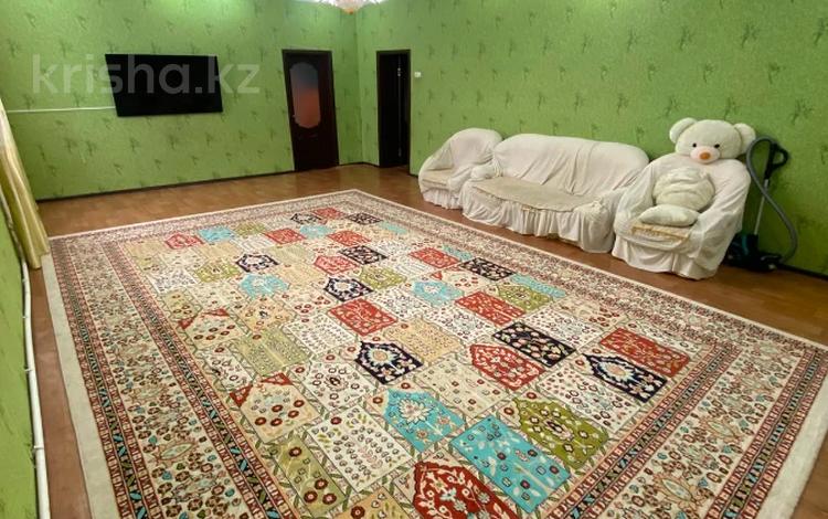 3-комнатная квартира · 100 м² · 2/2 этаж, улица Абая за 17 млн ₸ в Актобе, жилой массив Жилянка — фото 2