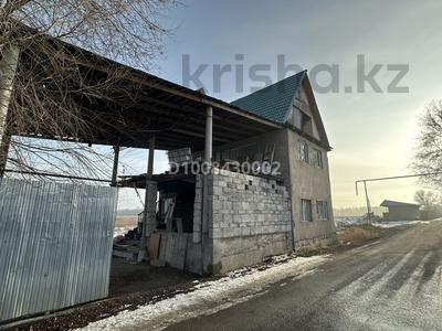 Отдельный дом · 4 комнаты · 200 м² · 8 сот., мкр Рахат — Не далеко от завода Астана моторс 10-15 минут до Момушулы за 21 млн 〒 в Алматы, Алатауский р-н