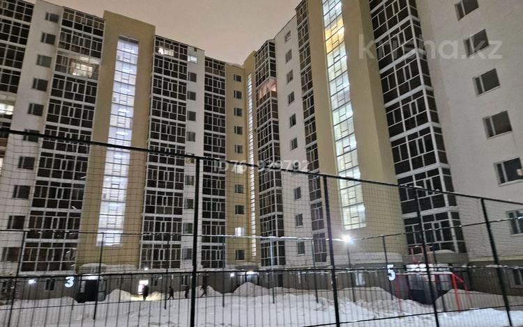 2-комнатная квартира · 60 м² · 2/10 этаж, Роза Багланова 1 за 270 000 ₸ в Астане, Нура р-н — фото 12