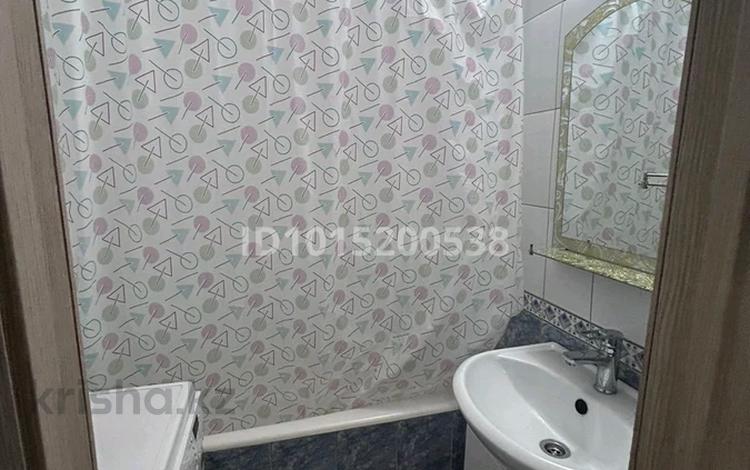 3-комнатная квартира · 70 м² · 6/9 этаж, Кабанбай батыр 48 — Район рынок центр за 23 000 ₸ в Семее — фото 2