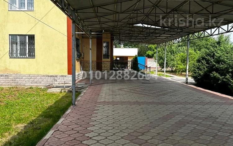 Жеке үй · 5 бөлме · 280 м² · 14 жүзд., Жетысу 35 — Угол улицы Школьная, бағасы: 65 млн ₸ в Енбекши (Карасайский район) — фото 2