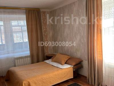 2-комнатная квартира · 42 м² · 1/2 этаж, Достык 5 — Напротив садика за 12 000 ₸ в Бурабае