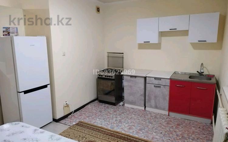 1-бөлмелі пәтер · 50 м² · 9/9 қабат, мкр. Алмагуль, Алмагуль 3, бағасы: 12.8 млн ₸ в Атырау — фото 2