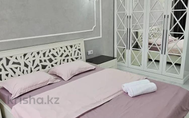2-бөлмелі пәтер · 70 м² · 4/15 қабат, Наурызбай батыра 50 — Жибек Жолы, бағасы: 30 000 ₸ в Алматы, Алмалинский р-н — фото 2