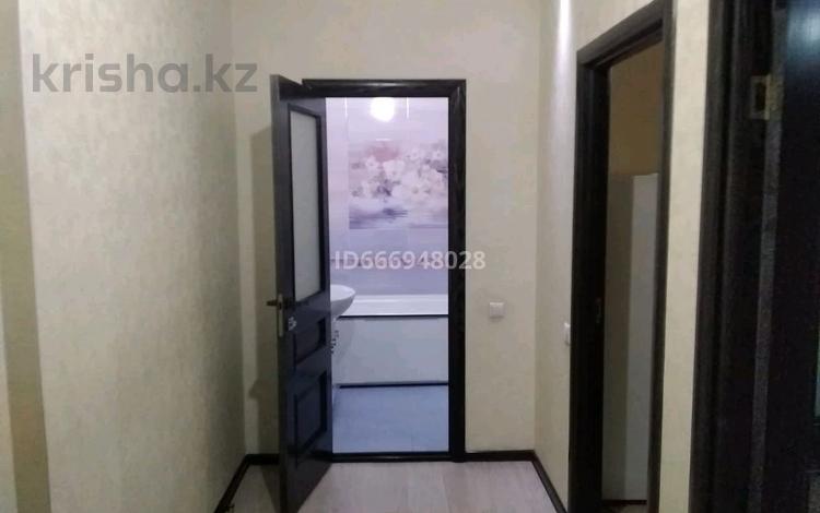 1-бөлмелі пәтер, 42 м², 8/10 қабат ай сайын, мкр Аксай-1 1а, бағасы: 170 000 〒 в Алматы, Ауэзовский р-н — фото 2