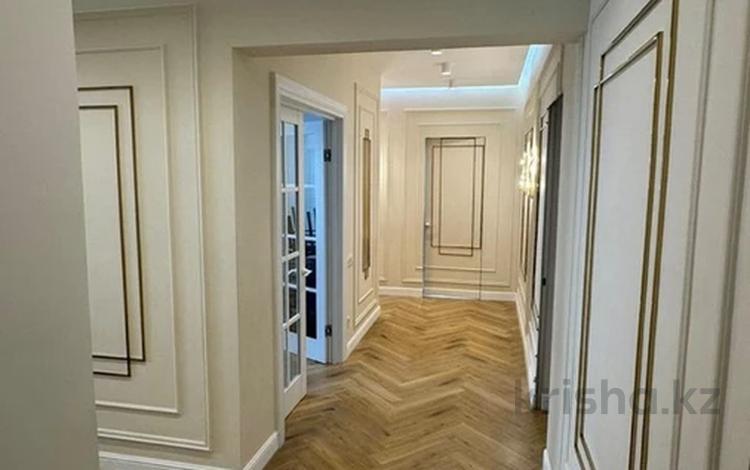 5-бөлмелі пәтер · 170 м² · 8/10 қабат, Бухар Жырау 35, бағасы: 215 млн ₸ в Алматы, Бостандыкский р-н — фото 2