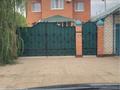 Дом · 5 комнат · 300 м², Скоробогатова — Центральный рынок за 60 000 〒 в Уральске, мкр Школьник