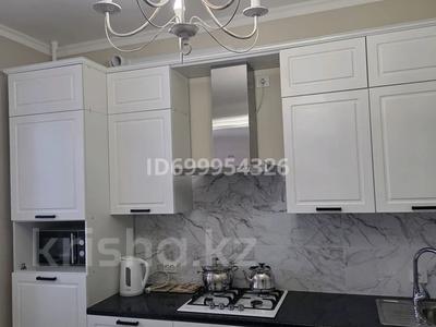 2-комнатная квартира · 70 м² · 8/9 этаж, мкр Нурсая, Т. Жумагалиева 10 за 300 000 ₸ в Атырау