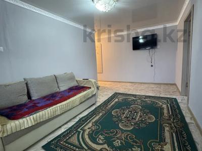 3-комнатная квартира · 48 м² · 5/5 этаж, Майкудук, 16й микрорайон — 17й микрорайон за 10 млн ₸ в Караганде, Алихана Бокейханова р-н